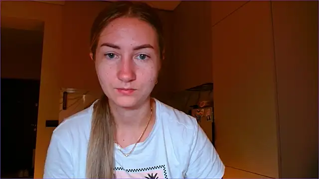 BluueSilk online show from 11-06-25, 05:41