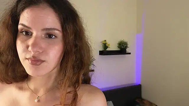Lili Torin online show from 06-24-26, 01:43