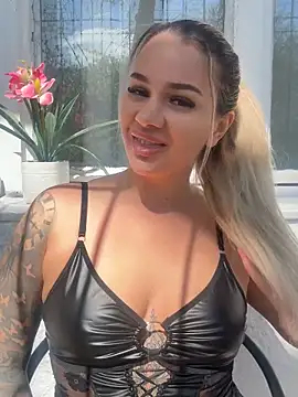 sexybatwomen33 online show from 04-08-26, 11:54