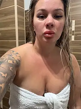 sexybatwomen33 online show from 05-13-26, 06:44