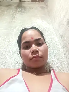 Sunali Bendre online show from 04-18-26, 04:16