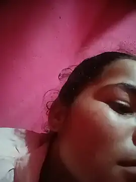Snapshot of Sunali_Bendre chatting on 07-19-26, 04:33 Sunali Bendre online show from 07-19-26, 04:33