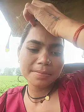 Snapshot of Sunali_Bendre chatting on 08-01-26, 06:23 Sunali Bendre online show from 08-01-26, 06:23
