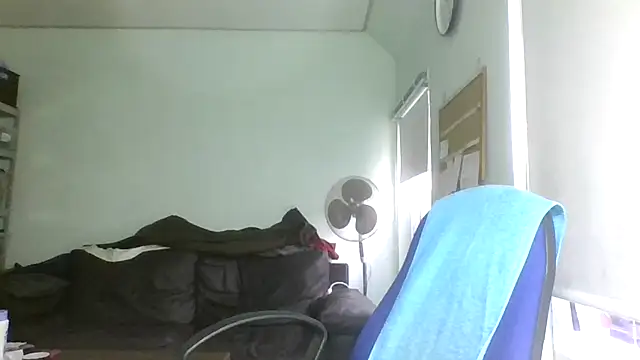 Snapshot of Slave_Nicky chatting on 02-10-26, 01:26 Slave Nicky online show from 02-10-26, 01:26