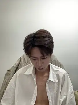 Snapshot of SM_004 chatting on 02-11-26, 10:42 SM 004 online show from 02-11-26, 10:42