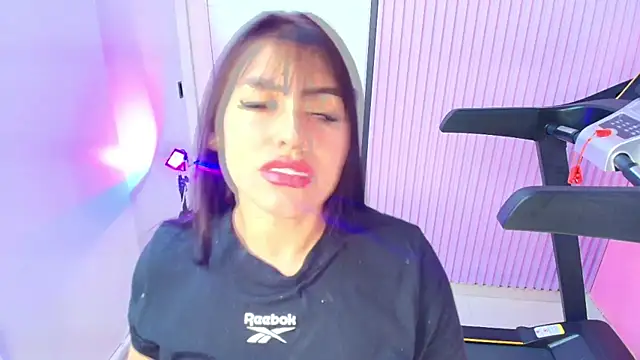Snapshot of NaomiAmazing01 chatting on 05-31-26, 01:14 NaomiAmazing01 online show from 05-31-26, 01:14