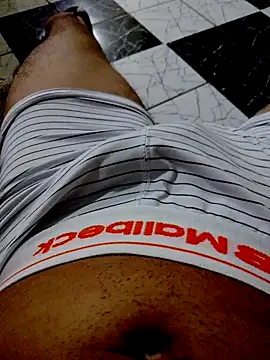 Snapshot of miximilian chatting on 03-26-26, 01:33 miximilian online show from 03-26-26, 01:33