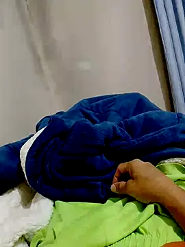 Snapshot of miximilian chatting on 04-11-26, 08:35 miximilian online show from 04-11-26, 08:35