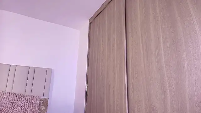 Anna-Lynn online show from 03-08-26, 02:04