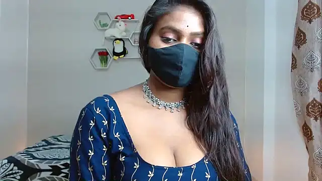 Hotginni4 online show from 07-10-26, 05:15
