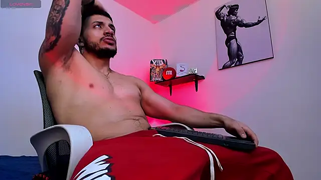 Snapshot of LiamReigns_ chatting on 04-23-26, 10:01 LiamReigns online show from 04-23-26, 10:01