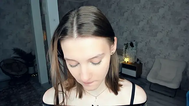 LianneBynon online show from 03-07-26, 08:33