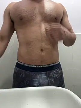 Snapshot of RoccoHardy chatting on 02-16-26, 03:13 RoccoHardy online show from 02-16-26, 03:13