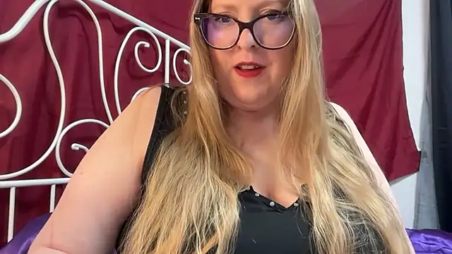 Snapshot of MissCharlotteXx chatting on 04-10-26, 01:49 MissCharlotteXx online show from 04-10-26, 01:49