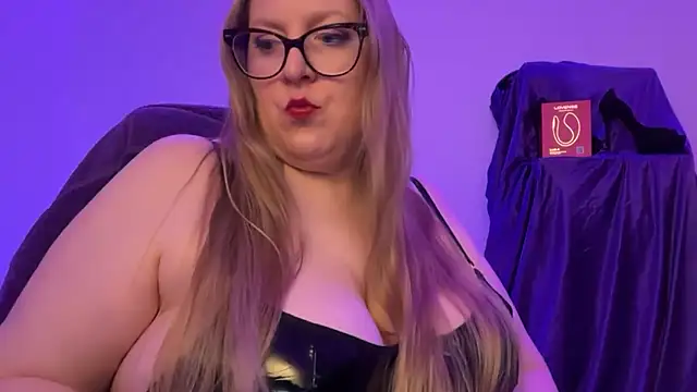 Snapshot of MissCharlotteXx chatting on 04-11-26, 01:54 MissCharlotteXx online show from 04-11-26, 01:54