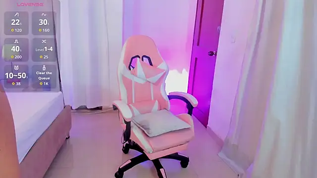 Snapshot of karlaa_megan chatting on 02-23-26, 07:33 karlaa megan online show from 02-23-26, 07:33