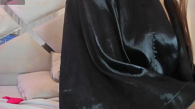 Snapshot of karlaa_megan chatting on 03-21-26, 08:19 karlaa megan online show from 03-21-26, 08:19