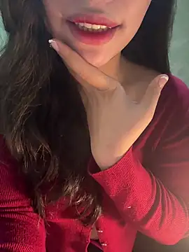 Snapshot of QuynhAnh_2k1 chatting on 02-08-26, 02:15 QuynhAnh 2k1 online show from 02-08-26, 02:15