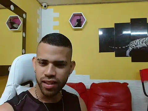 Snapshot of chacorta_ chatting on 05-23-26, 12:31 chacorta online show from 05-23-26, 12:31