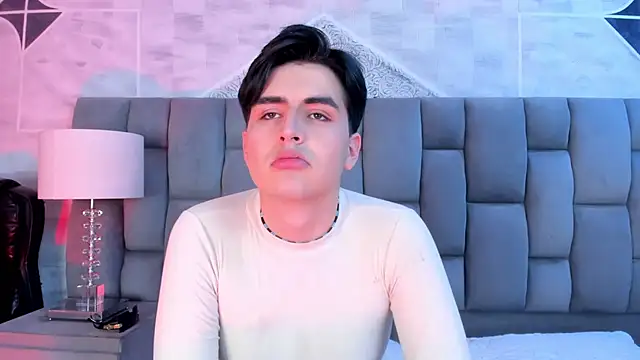 noahWolff  online show from 02-24-26, 04:43