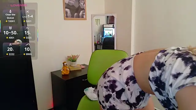 PaulaSantanaOf online show from 04-11-26, 05:50