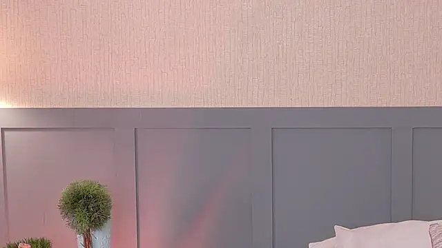 Annia-Greco online show from 02-19-26, 02:57