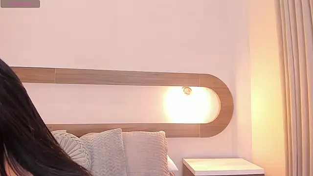 Snapshot of Violeta_sum chatting on 05-19-26, 12:11 Violeta sum online show from 05-19-26, 12:11