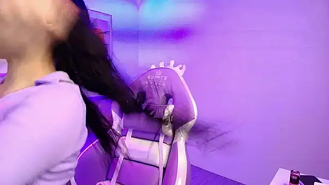 Maddie T18 online show from 02-10-26, 11:25