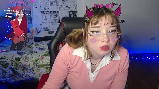 Snapshot of Cherrybloom692 chatting on 02-08-26, 07:45 Cherrybloom692 online show from 02-08-26, 07:45