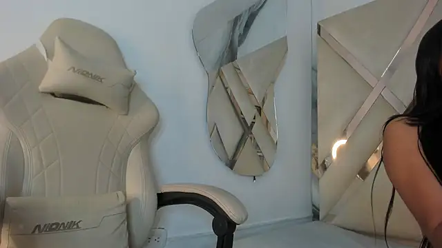 honeyhtx online show from 05-17-26, 12:23