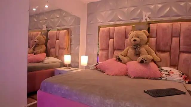 Snapshot of Paris_Velvet chatting on 02-11-26, 09:53 Paris Velvet online show from 02-11-26, 09:53