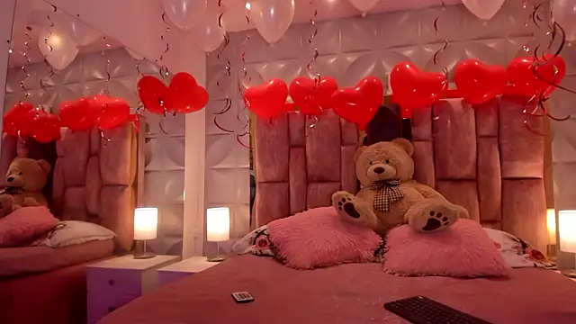 Snapshot of Paris_Velvet chatting on 02-21-26, 12:00 Paris Velvet online show from 02-21-26, 12:00