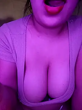 Snapshot of soylula884 chatting on 03-20-26, 02:33 soylula884 online show from 03-20-26, 02:33