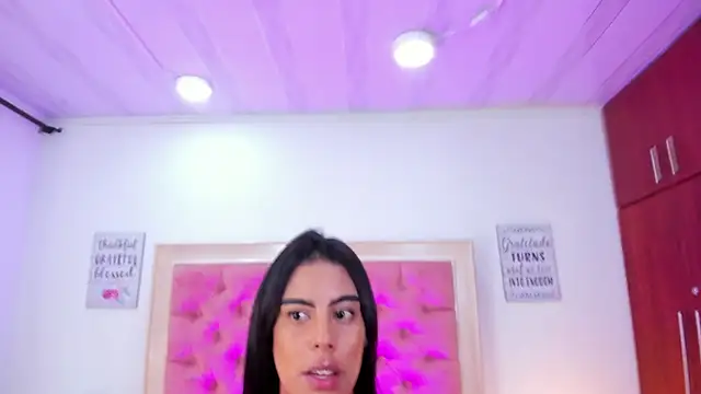 AmbarClarck online show from 04-20-26, 12:08