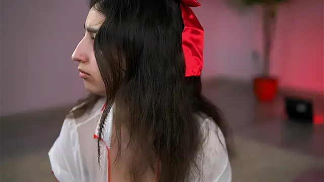 JullyFox online show from 05-19-26, 10:54