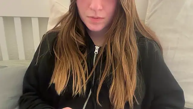 Lucyschickt online show from 02-15-26, 07:54