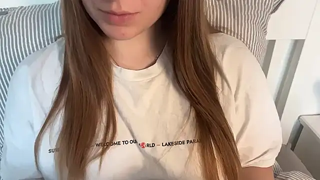 Lucyschickt online show from 06-17-26, 05:32