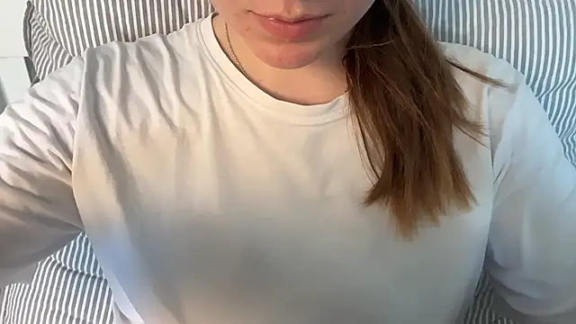 Lucyschickt online show from 06-26-26, 04:00
