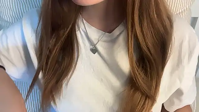 Lucyschickt online show from 07-18-26, 05:17