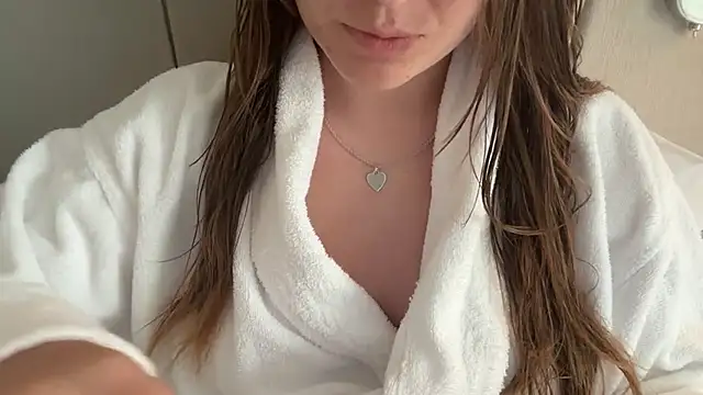 Lucyschickt online show from 07-27-26, 02:46