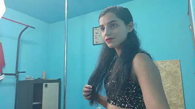 Snapshot of SoniaMoonnnnn chatting on 06-19-26, 05:50 SoniaMoonnnnn online show from 06-19-26, 05:50