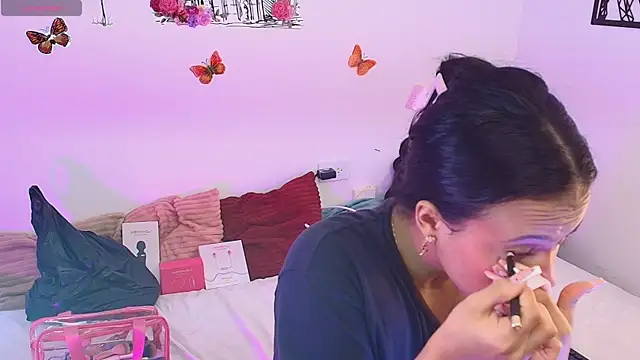 Kristin    online show from 02-28-26, 02:56