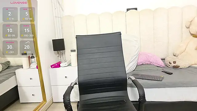 Snapshot of Abi_dolll chatting on 02-23-26, 12:46 Abi dolll online show from 02-23-26, 12:46