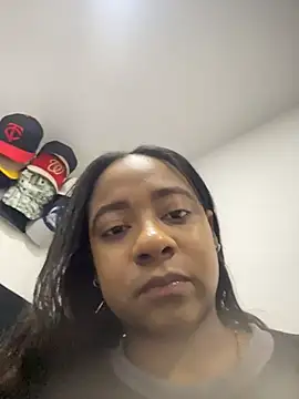 amara queen  online show from 05-11-26, 05:54