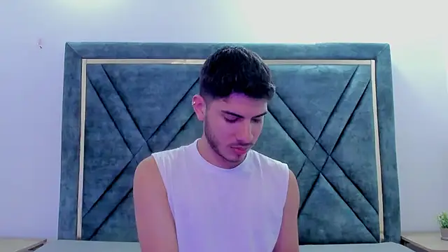 Apolo Gray online show from 02-18-26, 05:25