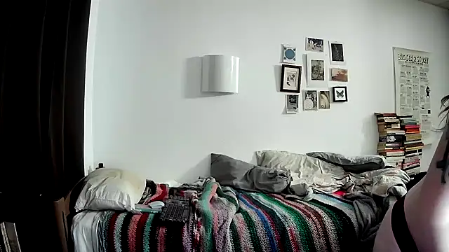 lucielark online show from 02-04-25, 07:40