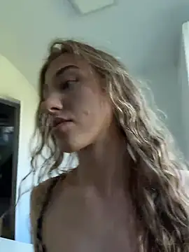 Snapshot of romyxxs chatting on 05-07-26, 04:12 romyxxs online show from 05-07-26, 04:12