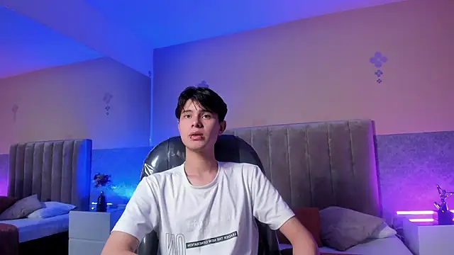 Derek Sinn online show from 03-08-26, 03:21