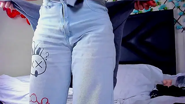 Snapshot of EmmaWilliamss4 chatting on 02-23-26, 09:01 EmmaWilliamss4 online show from 02-23-26, 09:01