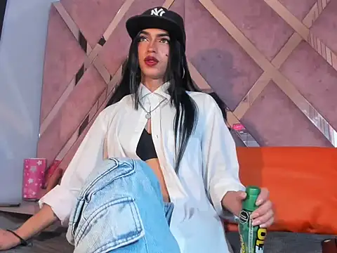 MeghanQueen   online show from 02-07-26, 03:43